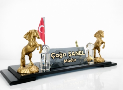 Masa İsimliği - Grand pro çift Şahlanan AT biblolu