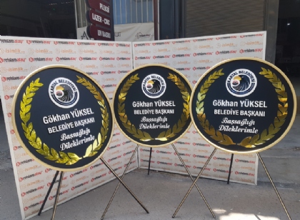 Kartal Belediye Başkanı Özel Metal Çelenk