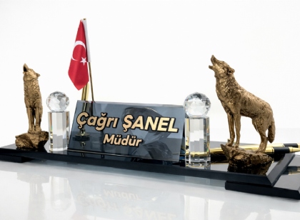 Masa İsimliği - Grand pro çift uluyan kurt biblolu